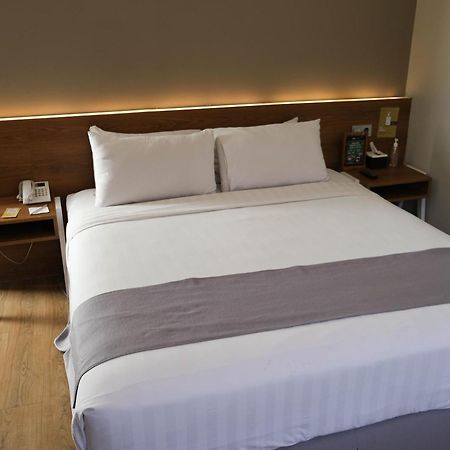 Allstay Hotel Semarang Simpang Lima Exterior photo